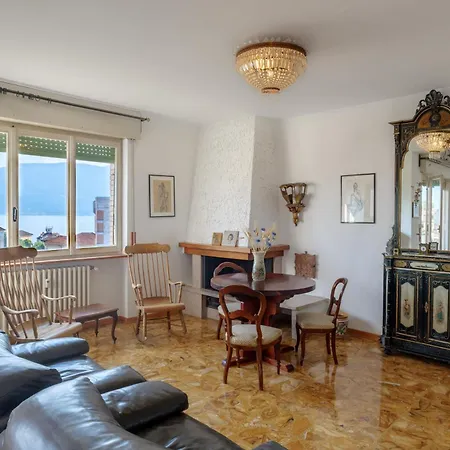 Apartment Riviera, Large Four-room With Balcony And Partial View Pallanza